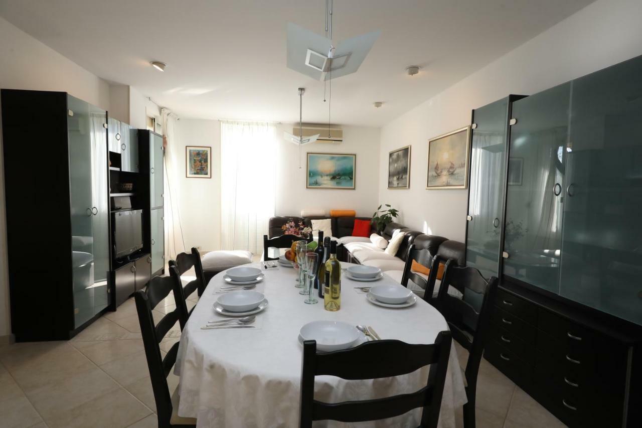 Apartment Riva ซาดาร์ ภายนอก รูปภาพ