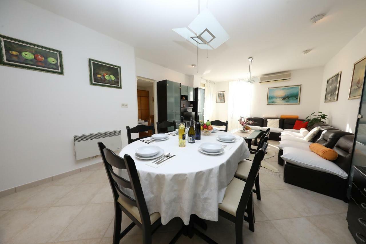 Apartment Riva ซาดาร์ ภายนอก รูปภาพ
